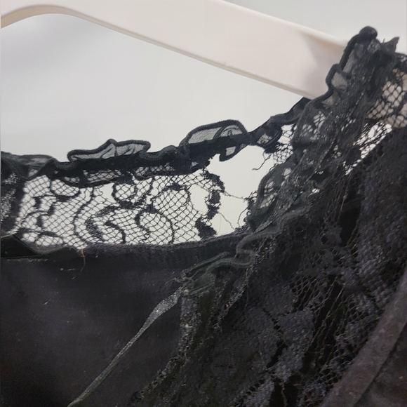 Torrid Hot Topic lace sleeve top - Picture 5 of 7